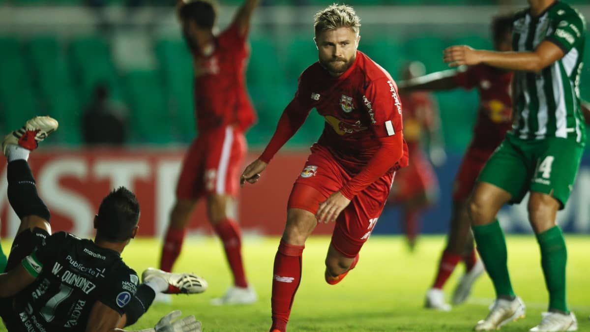 Sasha marca, Bragantino goleia Oriente Petrolero e lidera grupo na Sul-Americana