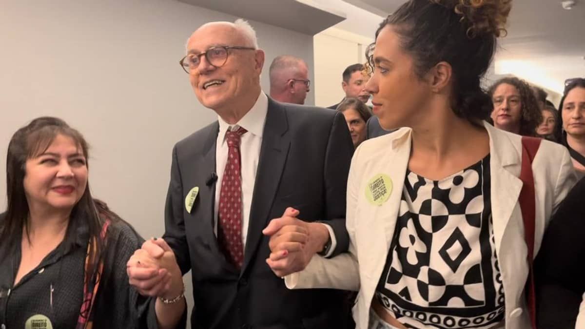 Diagnosticado com Parkinson, Suplicy lidera manifesto pelo marco regulatório da cannabis no Brasil