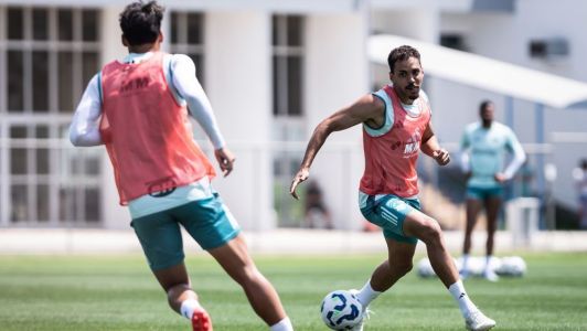 Eduardo, do Cruzeiro, em treino na Toca da Raposa II