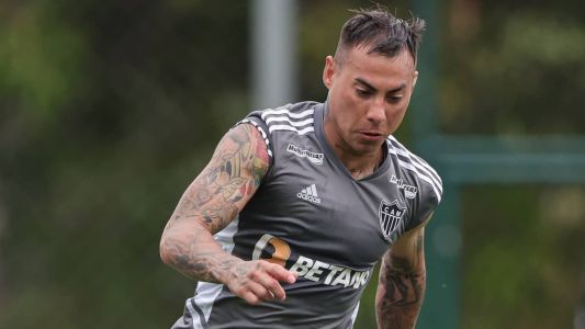 Eduardo Vargas durante treinamento na última sexta-feira (15), quando se lesionou