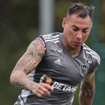 Atlético: Vargas se manifesta nas redes sociais após lesão