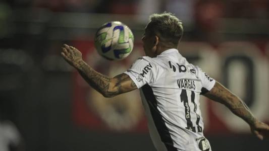 Eduardo Vargas tem contrato com o Atlético até dezembro de 2024