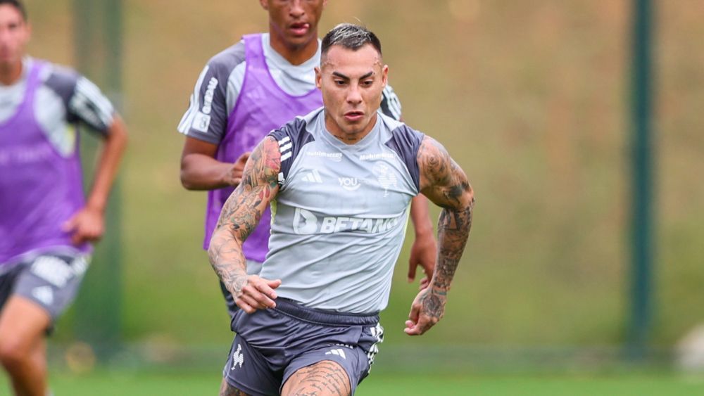 Atacante vira desfalque de última hora para Milito em clássico com Cruzeiro