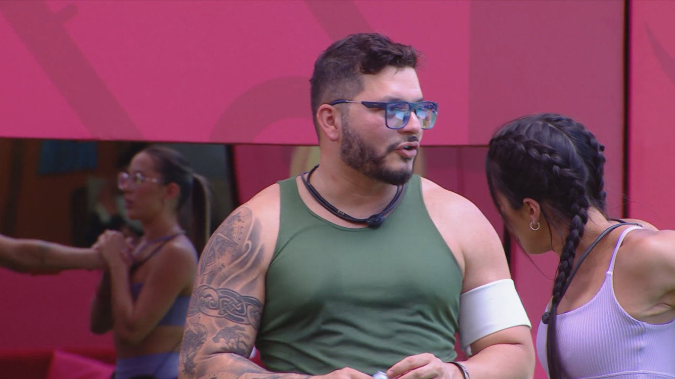 BBB 25: no Paredão, Marcelo diz ter recebido 'sinal' de Tadeu Schmidt