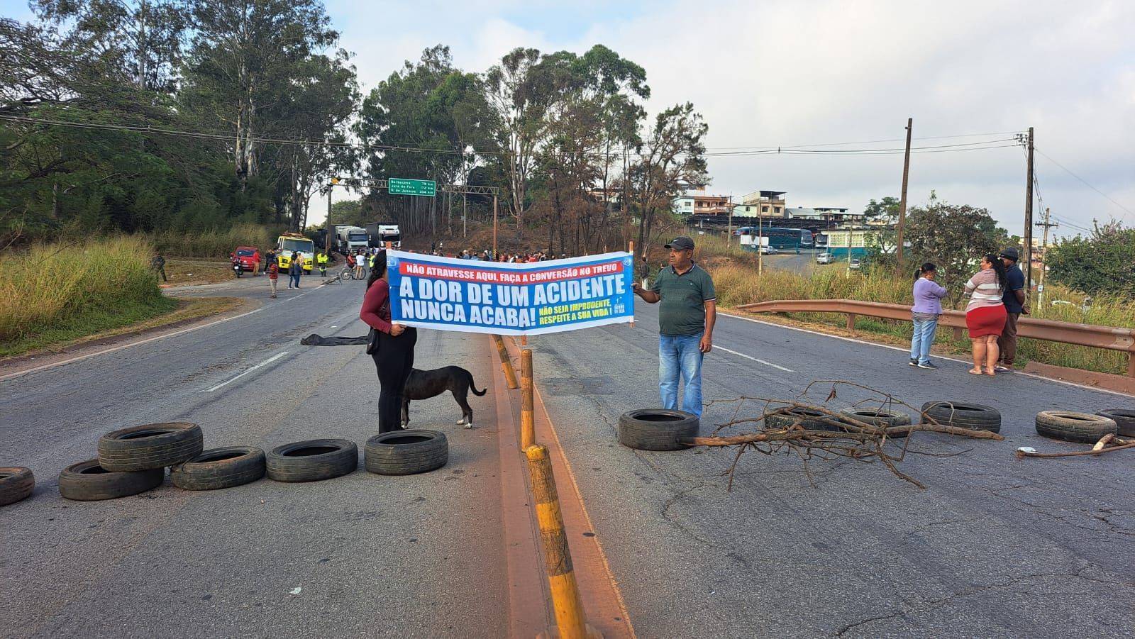 Protesto fecha BR-040, na região Central de Minas, nos dois sentidos