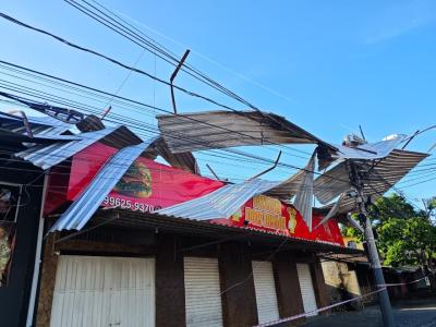 O temporal que atingiu Santa Luzia causou estragos e transtornos na cidade