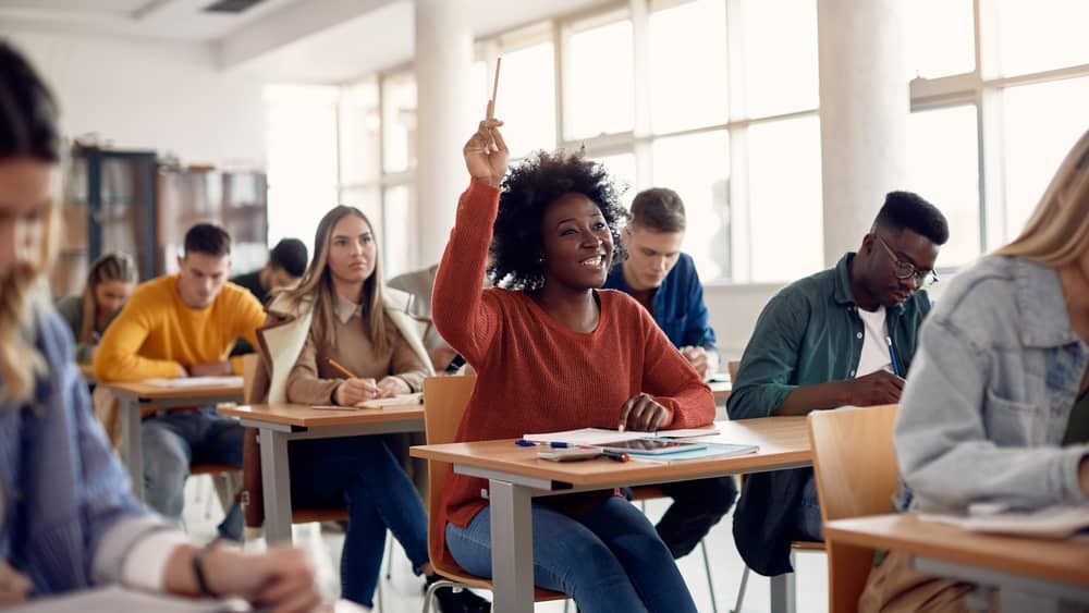 Educação de Jovens e Adultos abre as portas para o aprendizado e oferece uma segunda chance a quem enfrentou dificuldades durante a educação formal