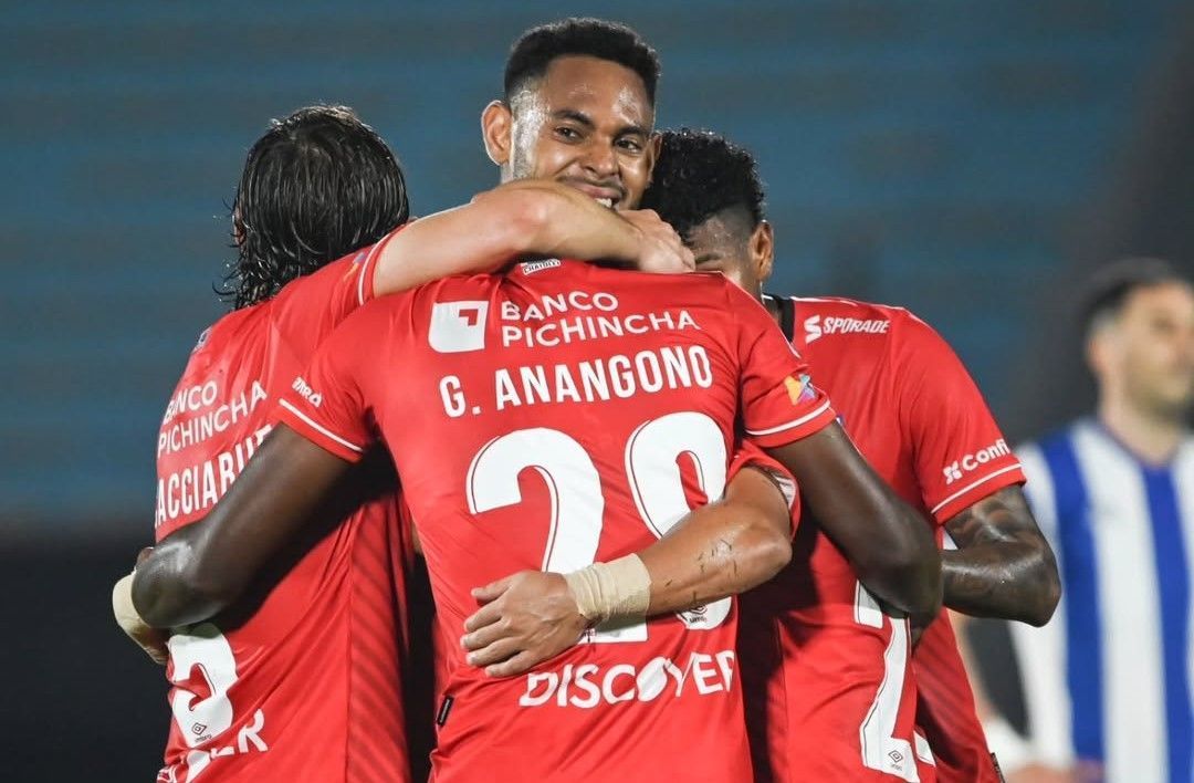 Universidad Católica vence Cerro Largo e ‘ajuda’ Vitória na Sul-Americana