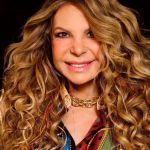 Há 40 anos, Elba Ramalho lançou 'Banho de Cheiro' e arrebatou disco de ouro 