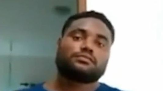 Ele informou em um vídeo nas redes sociais que agrediu as filhas após elas desaparecerem na praia