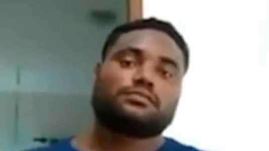 Ele informou em um vídeo nas redes sociais que agrediu as filhas após elas desaparecerem na praia
