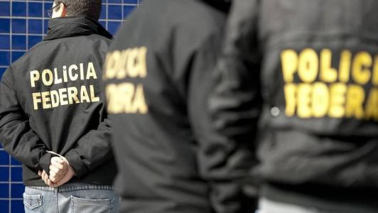 Ele possui alerta internacional por ter sido condenado pelo crime de tráfico de drogas