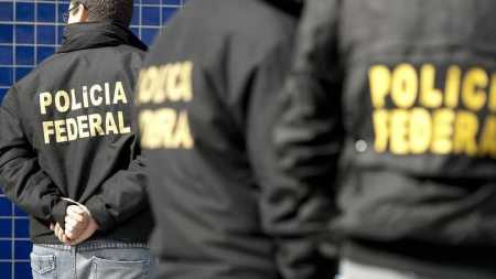 Ele possui alerta internacional por ter sido condenado pelo crime de tráfico de drogas