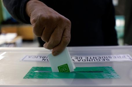 Eleição no Chile acontece neste domingo (14)