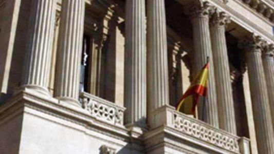 Eleitores vão às urnas na Espanha