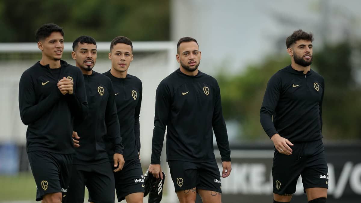 Corinthians treina pênaltis antes de enfrentar o Atlético