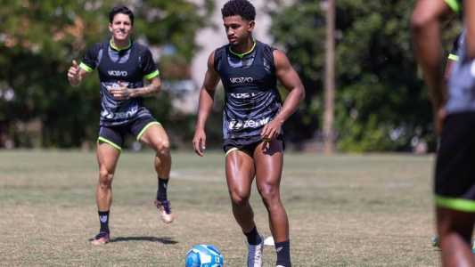Elenco do Ceará fez último treino neste domingo (17), em Ribeirão Preto