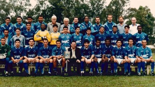 Elenco do Cruzeiro campeão da Copa do Brasil de 1996