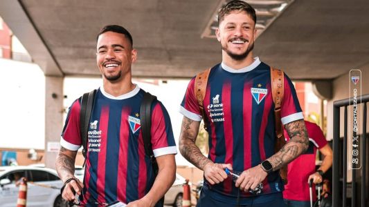 Elenco do Fortaleza a caminho do Independência, para jogo contra o América