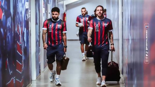 Elenco do Fortaleza chegando à Arena Castelão para partida contra o São Paulo, pelo Brasileirão