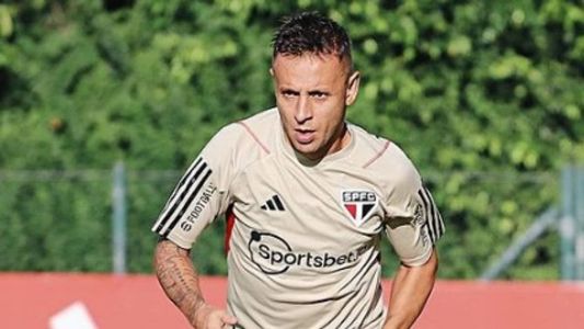 Elenco do São Paulo treinou nesta quarta-feira (19) sob comando do técnico interino Milton Cruz