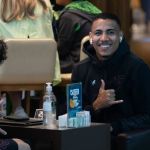 Voo do Vitória é cancelado após ave entrar na turbina do avião