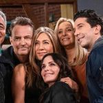 Elenco de 'Friends' lamenta a morte de Matthew Perry: 'Estamos arrasados'