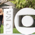Eliana abre álbum de fotos na Globo e comemora: 'Que recepção calorosa'