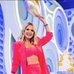 Eliana confirma rumores e responde fã sobre contrato com a Globo