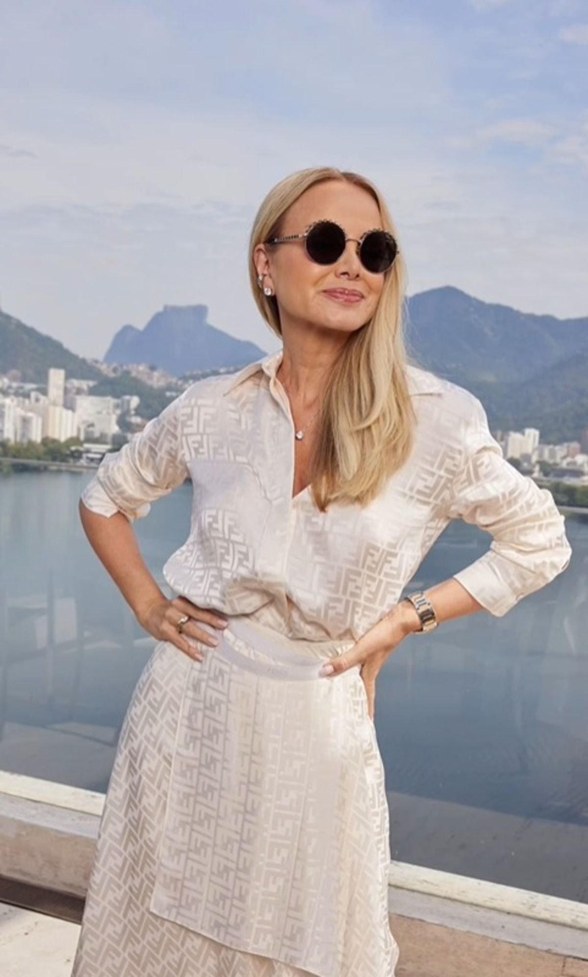 Eliana e elenco de Saia Justa posam juntos e revelam data para novo programa do GNT