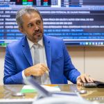 Governador do PT comemora operação contra CV no Ceará e recebe elogio de Castro