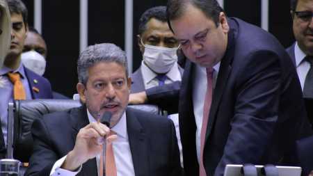 Elmar Nascimento (dir) foi escolhido como relator da PEC da Transição