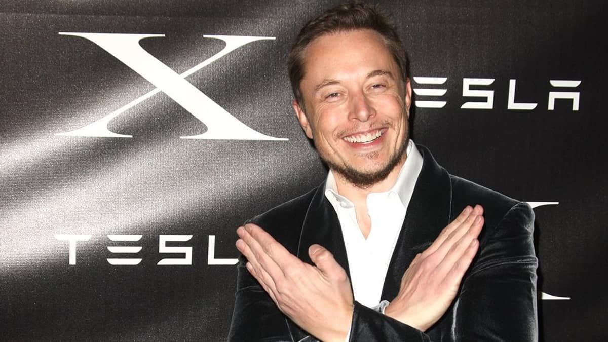'Golpe do amor': idosa perde R$ 150 mil depois de acreditar namorar Elon Musk; entenda