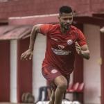 Náutico anuncia a contratação de Elton, ex-Bahia e Tombense; clube também comunica saída