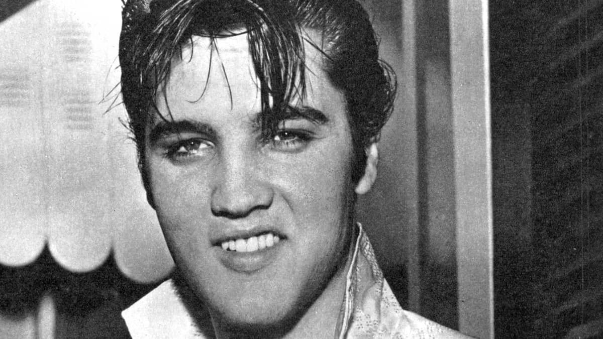 Relembre grandes sucessos de Elvis Presley, que nasceu há 88 anos