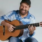 João Bosco comemora 50 anos de uma carreira recheada de sucessos 