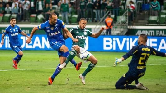 Em 2018, Barcos marcou gol da vitória do Cruzeiro no Allianz Parque, pela Copa do Brasil