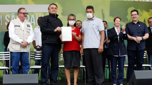 Em 2021, Bolsonaro participou de evento de entrega de títulos de terra para famílias assentadas em SP
