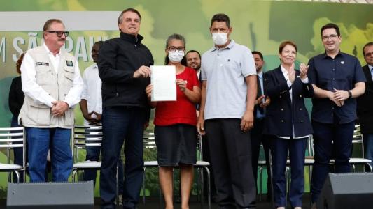 Em 2021, Bolsonaro participou de evento de entrega de títulos de terra para famílias assentadas em SP