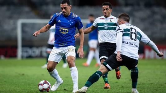 Em 2021, Cruzeiro e Coritiba empataram sem gols, em Belo Horizonte