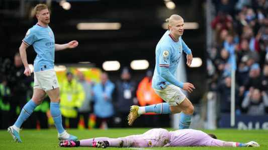Em 2022, Haaland trocou o Borussia Dortmund pelo Manchester City a troco de 75 milhões de euros (R$ 406 milhões)