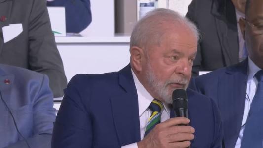 “Em 2030, vou convidar vocês para ir à Amazônia com desmatamento zero”, diz Lula a líderes na França.