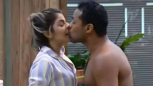 Em A Fazenda 11, Phellipe Haagensen foi expulso por beijar Hariany sem o consentimento dela