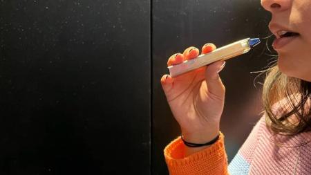 Em adolescentes, a taxa de iniciação no cigarro convencional oscila entre 6% e 7%