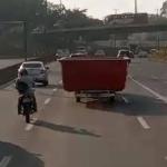 Vídeo: caminhonete transporta piscina na rodovia Fernão Dias e chama a atenção de motoristas