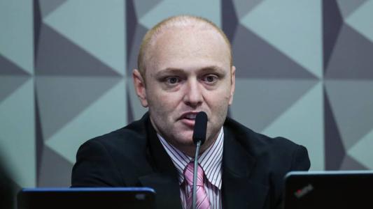 Em áudio entregue à PF, mulher fala sobre “pagamento” para “proposta” de Delgatti; ouça.
