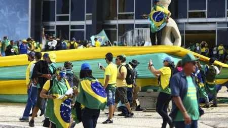 Em Brasília, a maioria dos presos da operação já conseguiram contato com defesa e advogados, mas ainda lutam para conseguir a liberdade provisória