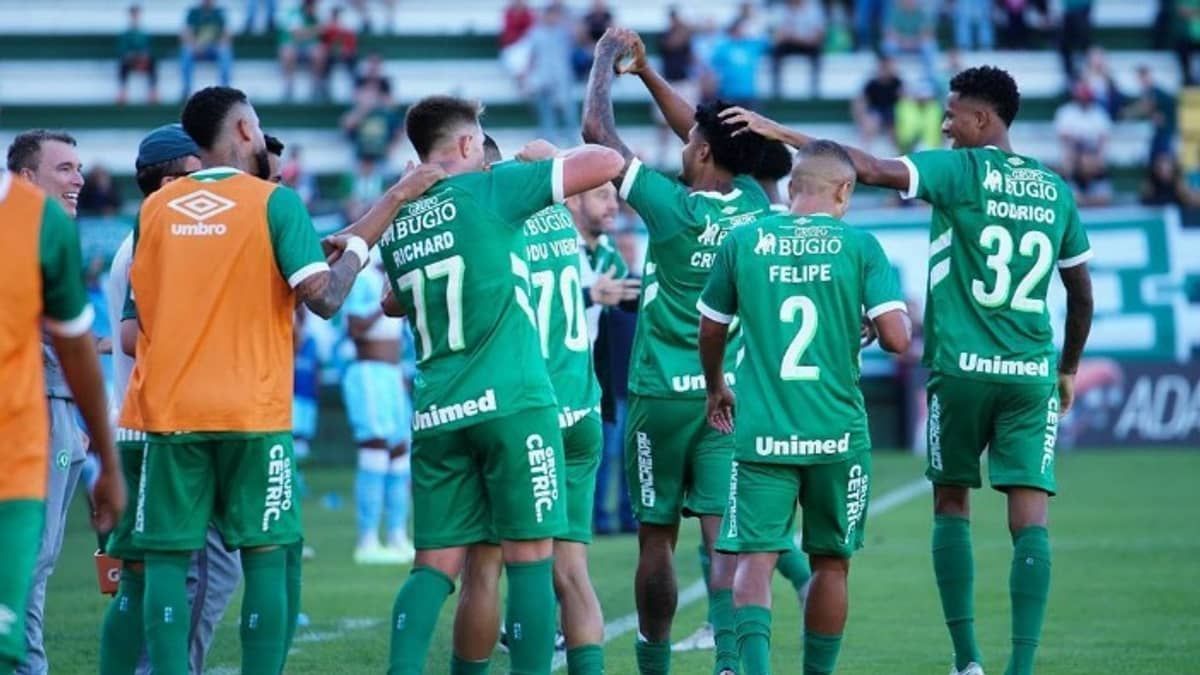 Chapecoense vence o Londrina e soma os primeiros pontos na Série B