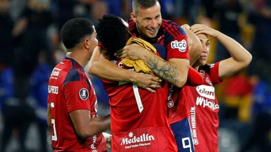 Em casa, Medellin fez 2 a 0 e confirmou vaga na fase de grupos da Libertadores