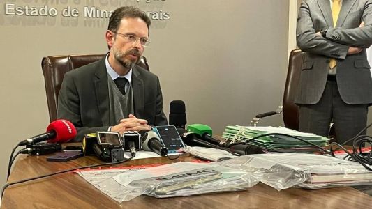 Em coletiva de imprensa, promotor deu detalhes da operação